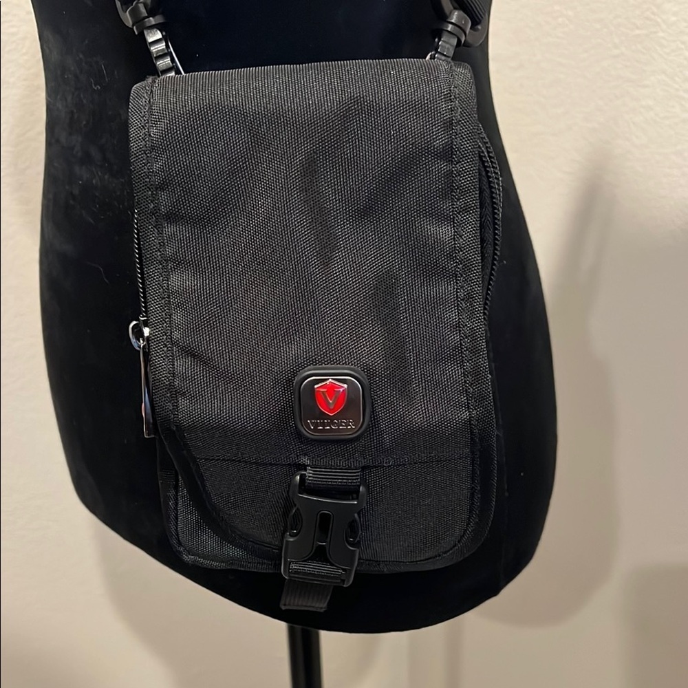 Viiger Black Crossbody and belt Bag